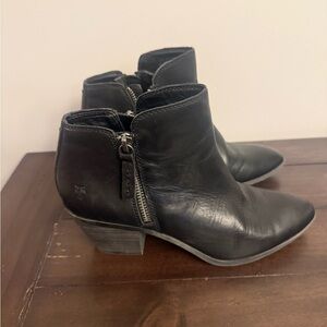 Frye Reina ankle booties